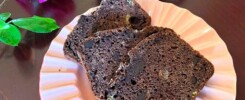 ciasto czekoladowo bananowe na różowym talerzyku